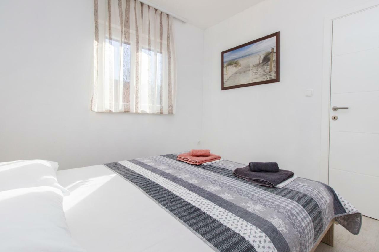 Apartmani Gabriella Vodice Zimmer foto